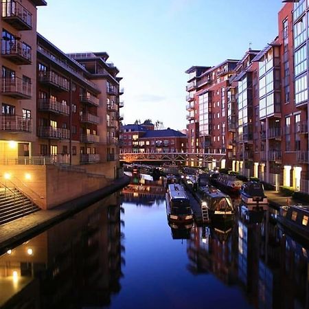 Entire Flat, 2 Bedroom & 2 Bathrooms In Birmingham Bagian luar foto