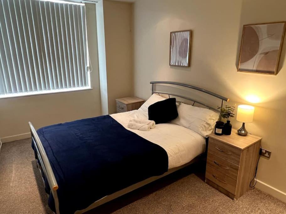 Entire Flat, 2 Bedroom & 2 Bathrooms In Birmingham Bagian luar foto